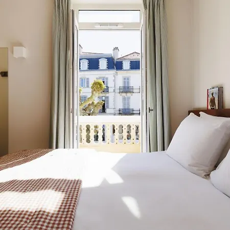 Alfred Hotels Les Halles Biarritz Exterior photo