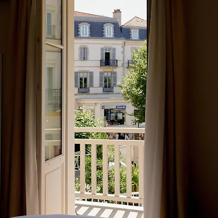 Alfred Hotels Les Halles Biarritz Exterior photo